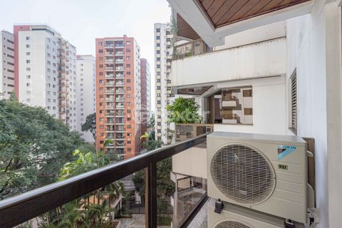 Image 11 - 892229