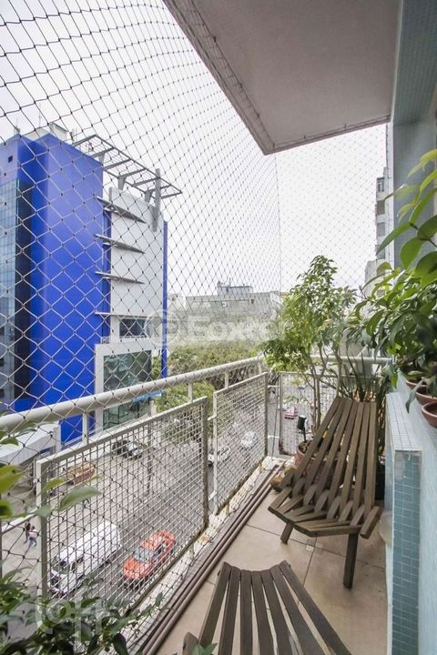 Image 10 - 892247
