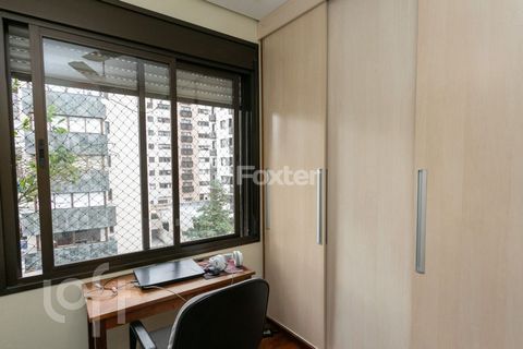 Image 7 - 892307
