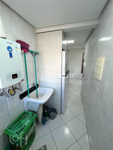 Image 4 - 892327