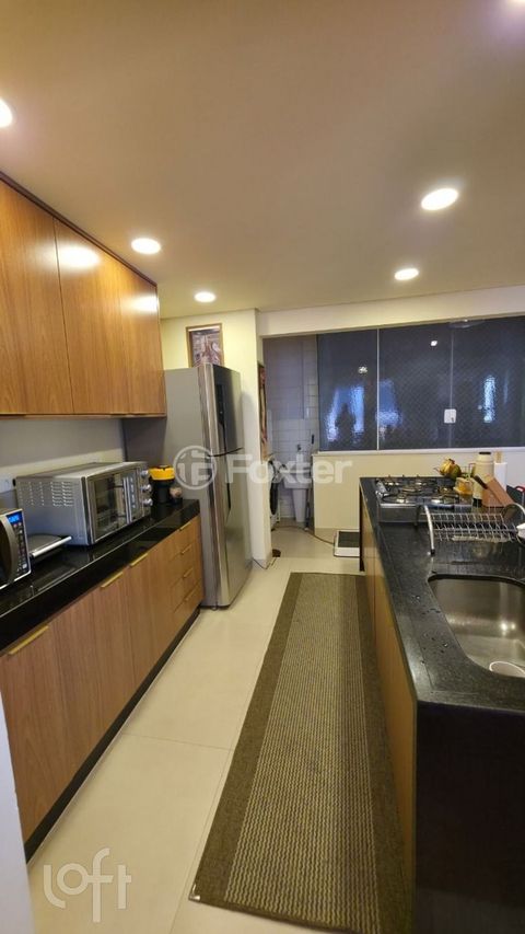 Image 3 - 892506