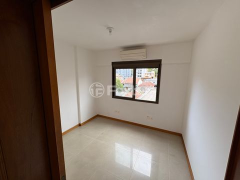 Image 7 - 892521
