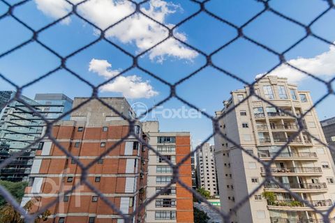 Image 13 - 892575