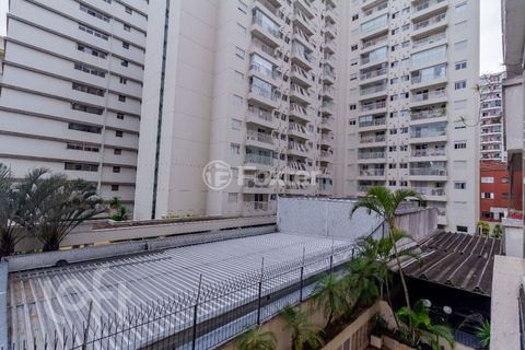 Image 7 - 892589