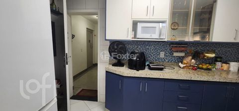 Image 8 - 892589