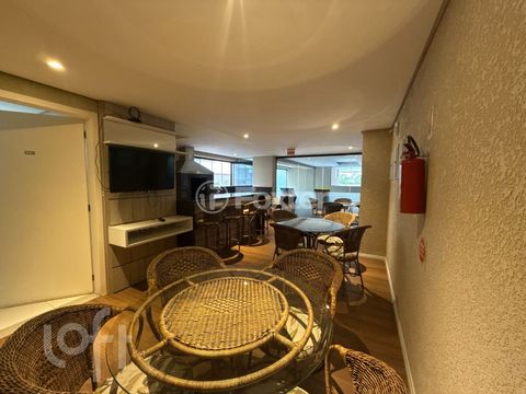 Image 7 - 892663