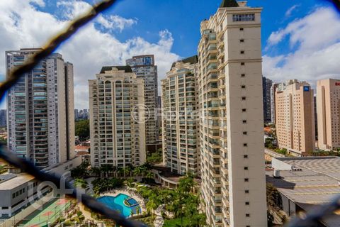 Image 10 - 892712