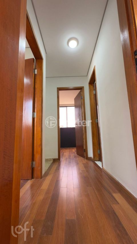 Image 6 - 892737