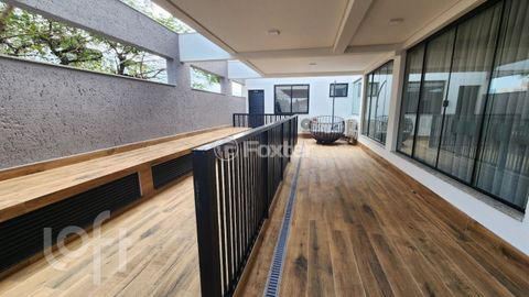 Image 1 - 892767