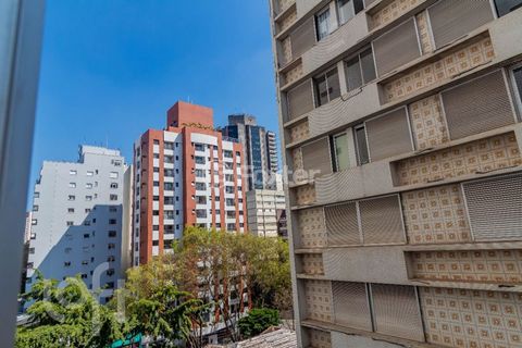 Image 12 - 892768