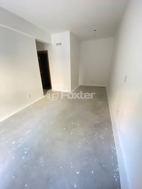 Image 3 - 892816