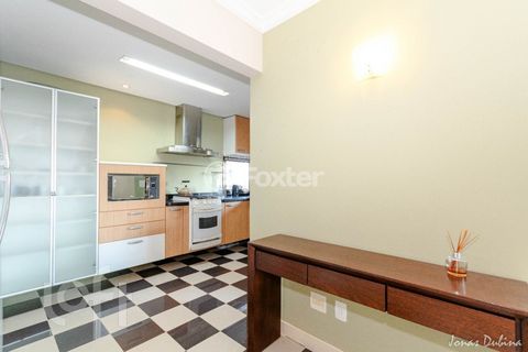 Image 11 - 892825