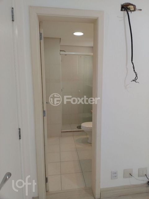 Image 9 - 892994