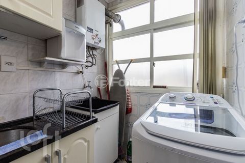 Image 17 - 893003