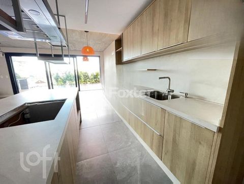 Image 8 - 893005