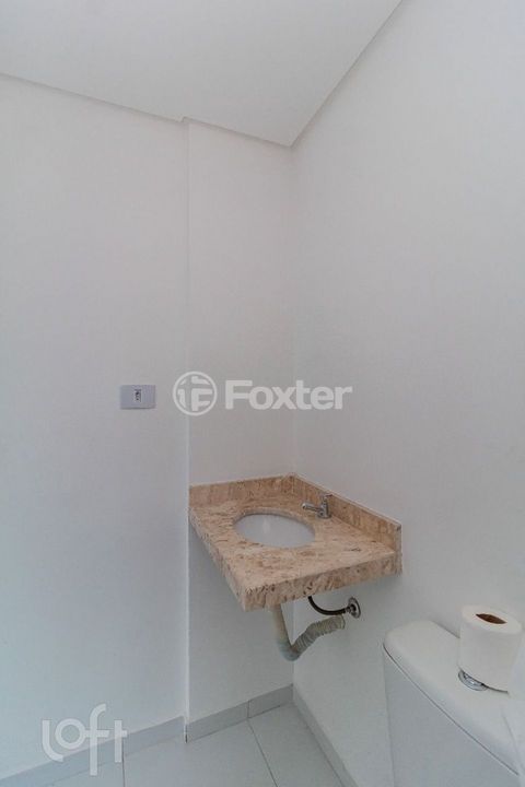 Image 8 - 893010