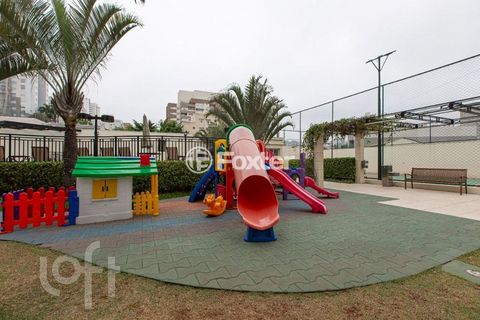 Image 12 - 893037