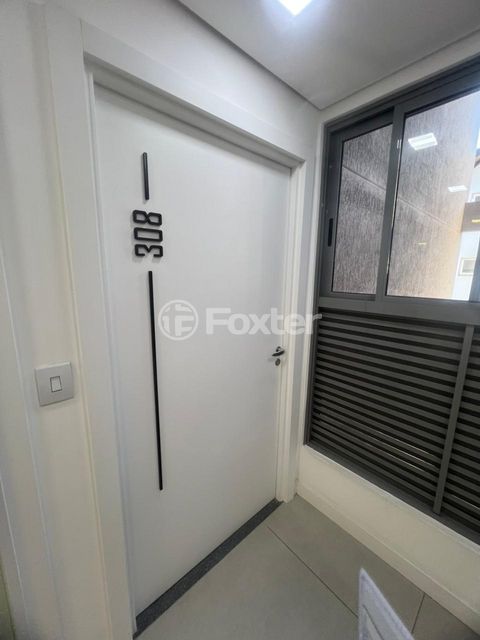 Image 7 - 893057