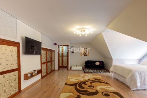 Image 9 - 893099