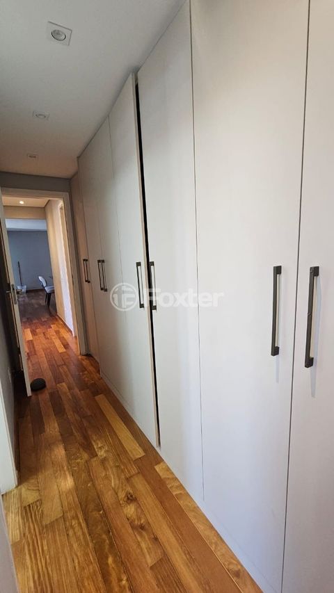 Image 7 - 893100