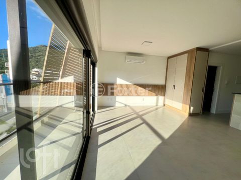 Image 3 - 893133