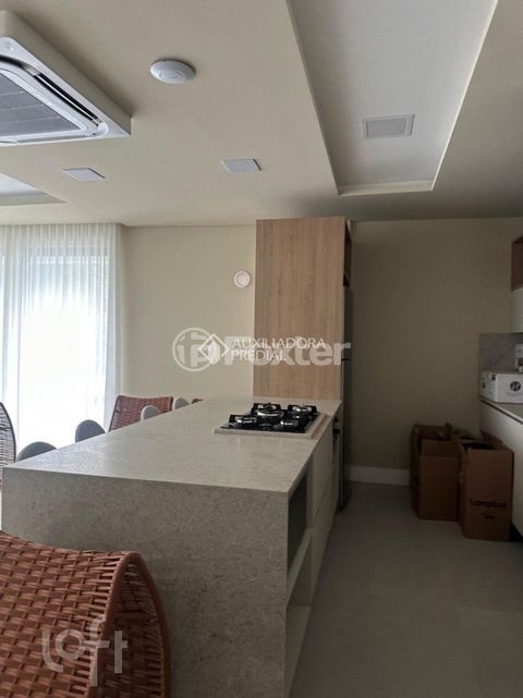 Image 7 - 893137