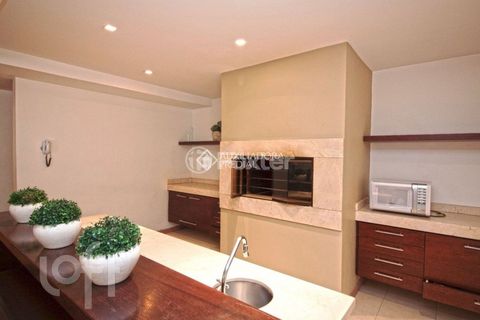 Image 19 - 893142