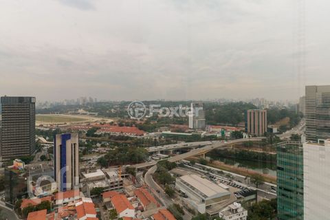 Image 11 - 893179