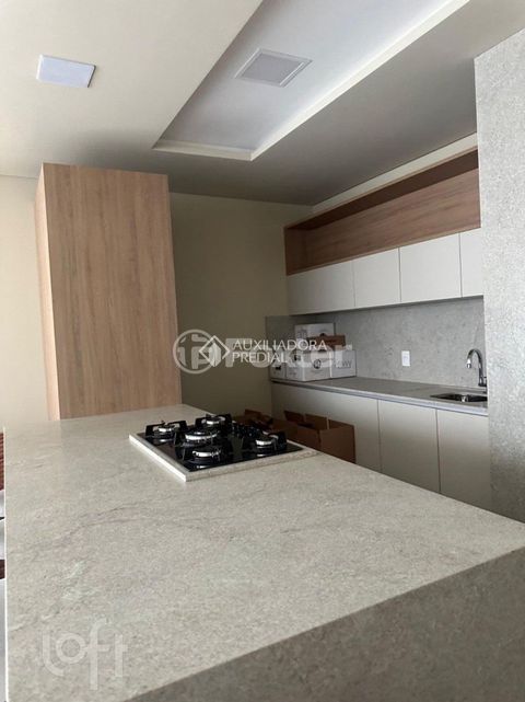 Image 7 - 893182