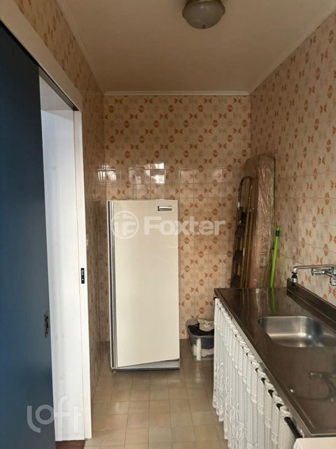 Image 4 - 893295