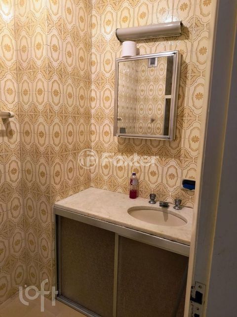 Image 7 - 893310