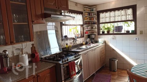 Image 13 - 893312