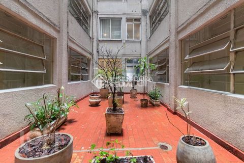 Image 9 - 893338