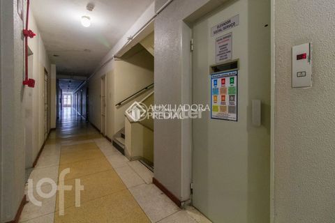 Image 10 - 893338
