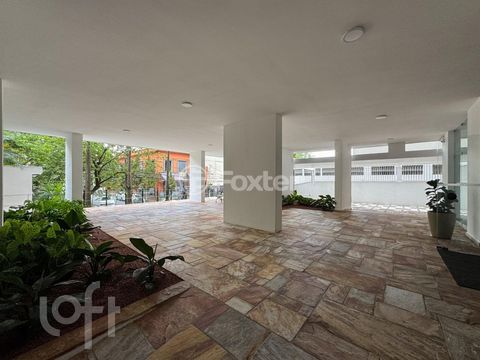 Image 9 - 893350