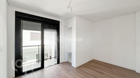 Image 19 - 893352