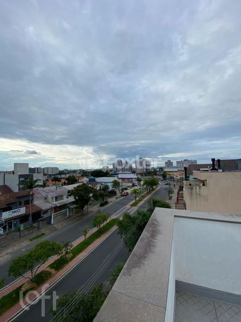 Image 13 - 893385