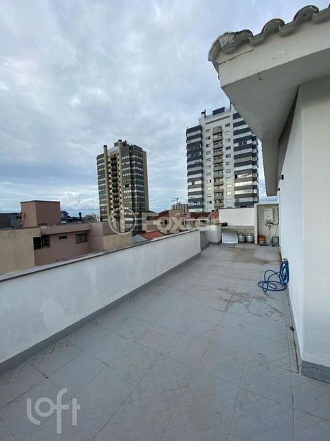 Image 15 - 893385