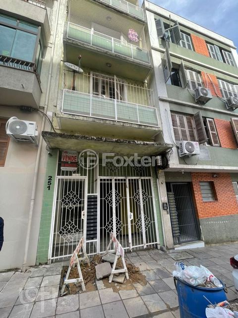 Image 8 - 893390