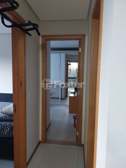 Image 8 - 893409