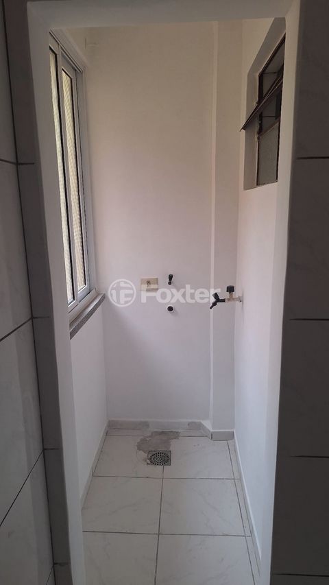 Image 9 - 893614