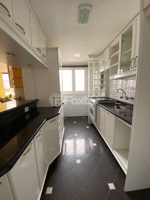 Image 8 - 893616