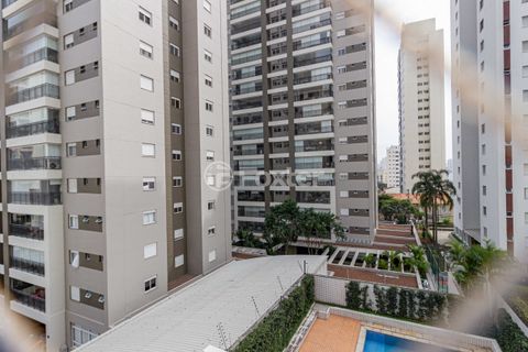 Image 15 - 893657