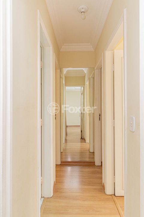 Image 8 - 893657