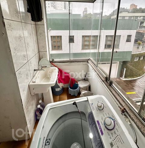 Image 7 - 893667