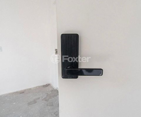 Image 6 - 893675