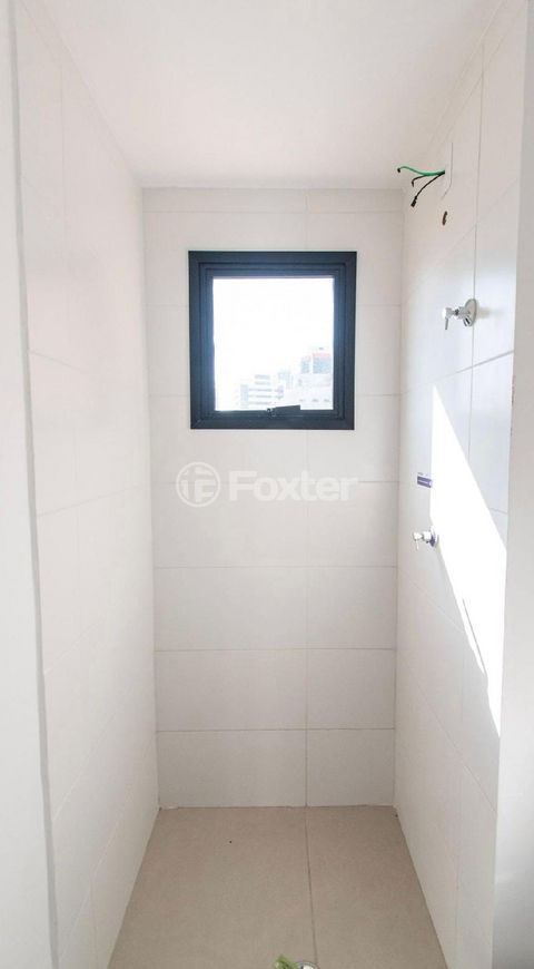 Image 7 - 893675