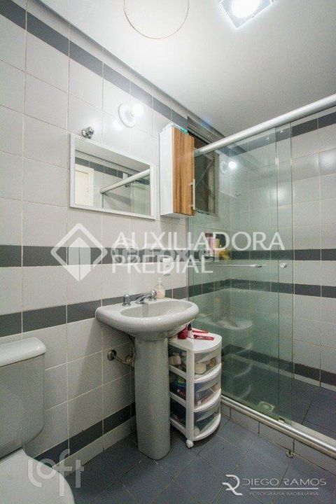 Image 8 - 893679