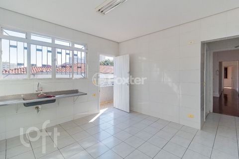 Image 4 - 893732