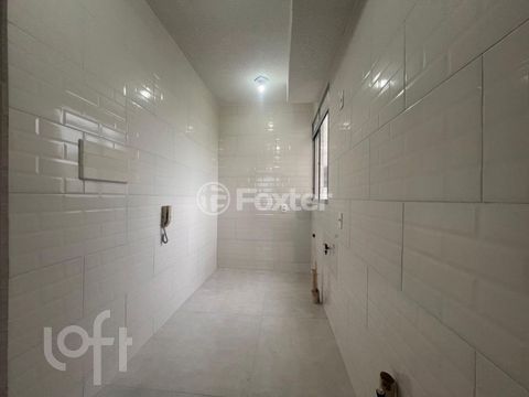 Image 4 - 893757